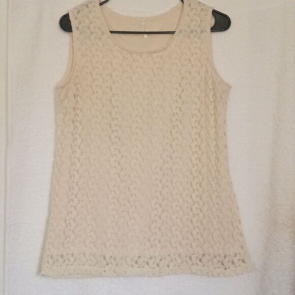 PASSPORT WOMEN'S TOP - Picture 1 of 5
